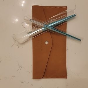 3/$15! - Brand new - Elaina Badro 2 Makeup Brush Set with Pouch